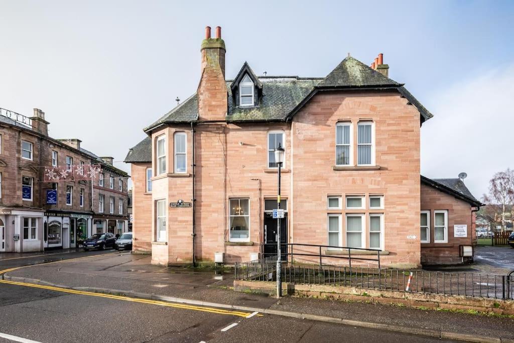 Castlebank House Flats, ディングウォール エクステリア 写真