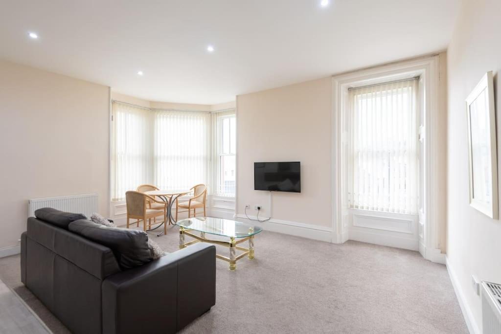 Castlebank House Flats, ディングウォール エクステリア 写真