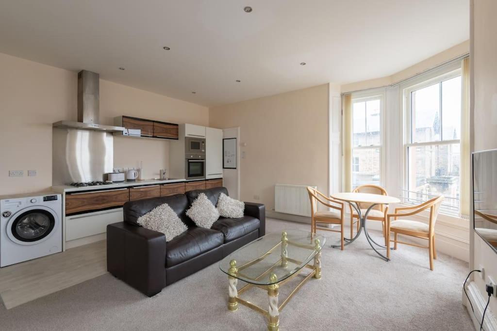 Castlebank House Flats, ディングウォール エクステリア 写真